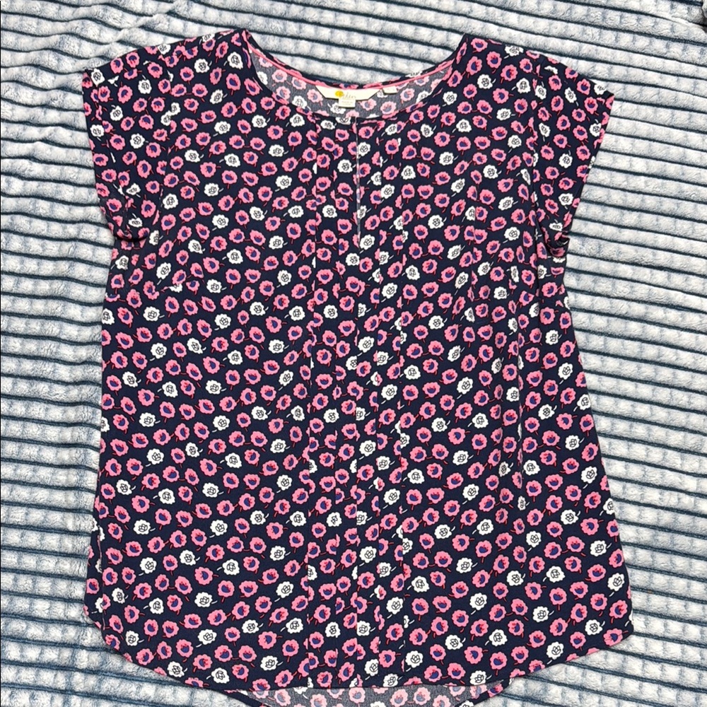 Beautiful floral Boden top